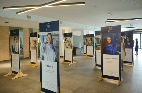 Noorte talentide programm „Naised teaduses“ kutsub kandideerima