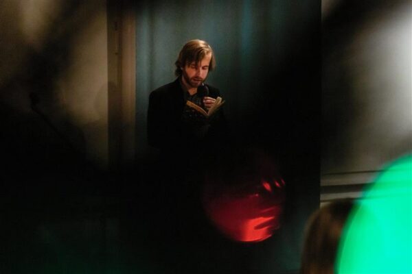 Suitsu nurk XIX – Kristjan Haljaku „Kolm küsimust Guillaume Apollinaire’i haual“