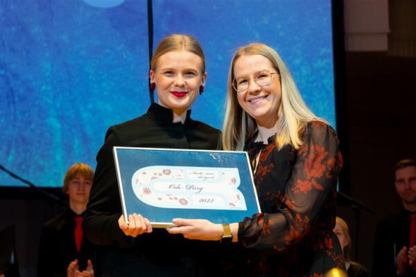 Murepisar silmas, kuid naeratus suul