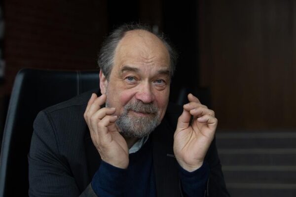 Vaikuse valgus ja armastav naeratus