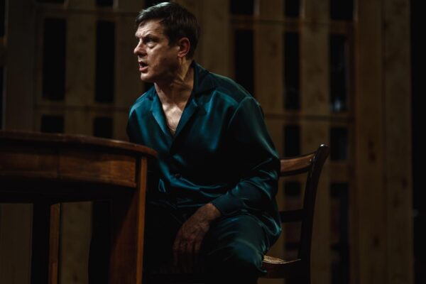 Kolm ruutu ette ja kolm &uuml;mber nurga