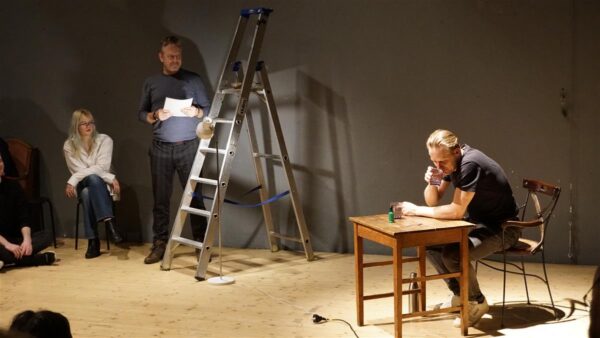 Klaasis lahustunud teatrimaagia