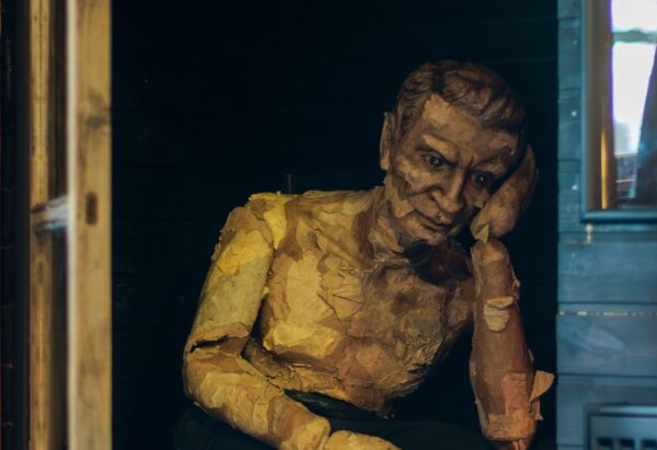 Suitsu nurk XXI – Hando Runneli „Küünlapäeval“