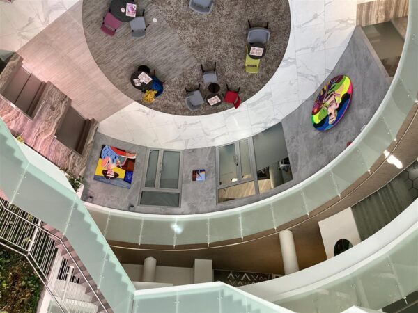 Armas maalija meie oma Guggenheimis