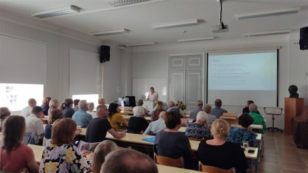 Kus on keeletoimetaja piir?