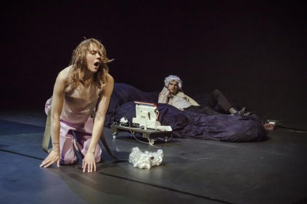 Teatrikastiga varjatud karje