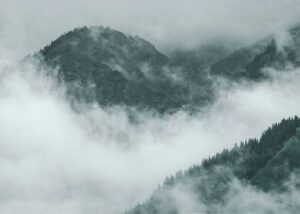 Raamatutäis irdset kondamist Vana-Hiina vaimumaastikel