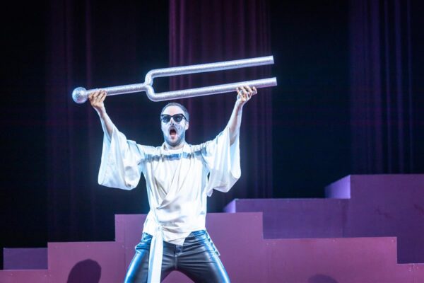 Unusta partituur, meil algab party tour!