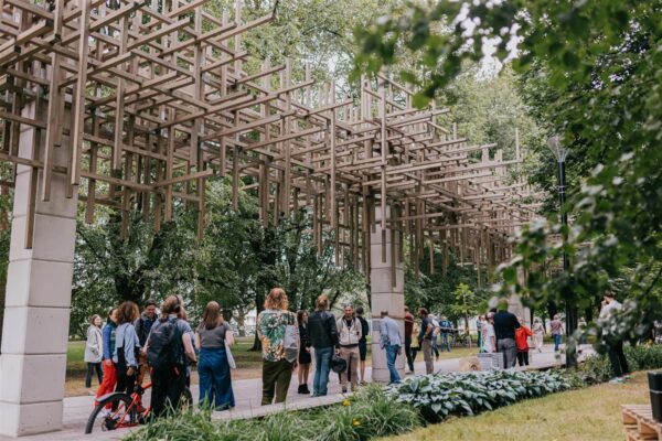 Reportaaž &bdquo;Linnuteelt&ldquo;