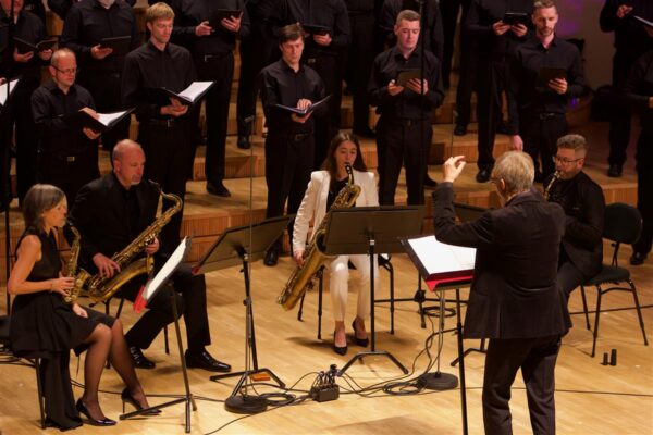 Helimaastikke mööda läbi aja ja ruumi