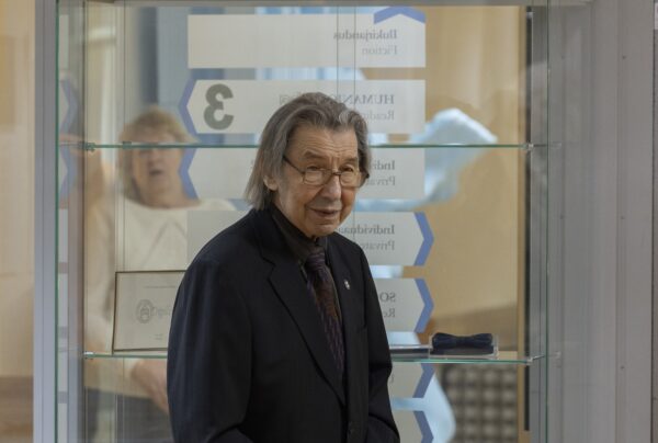 Ei Runneli sõnad kao keelest, neid hõljutab õhtune õhkki