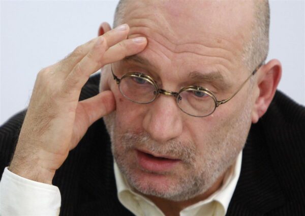 Peetri aeg läbi roosade prillide