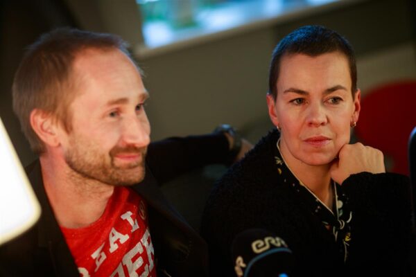 Pealelend  &ndash; Ene-Liis Semper, &bdquo;N&uuml;&uuml;d v&otilde;ib sellest r&auml;&auml;kida&ldquo; autor, lavastaja ja kunstnik