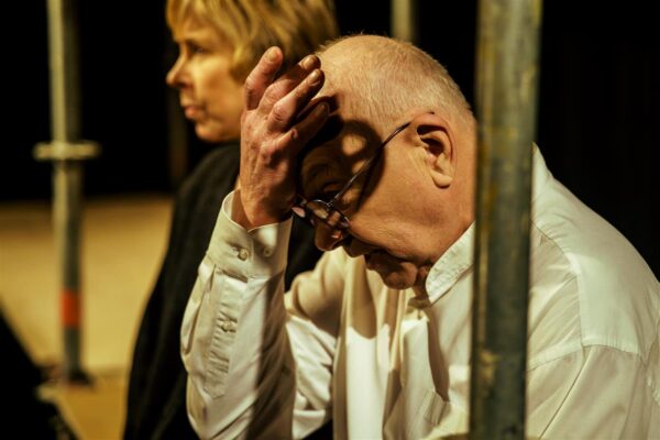 T&uuml;viteksti &otilde;iekobarad kerges tuulepuhangus