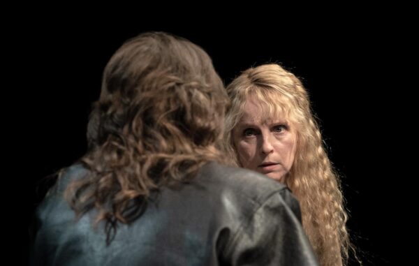 Naiste rists&otilde;na