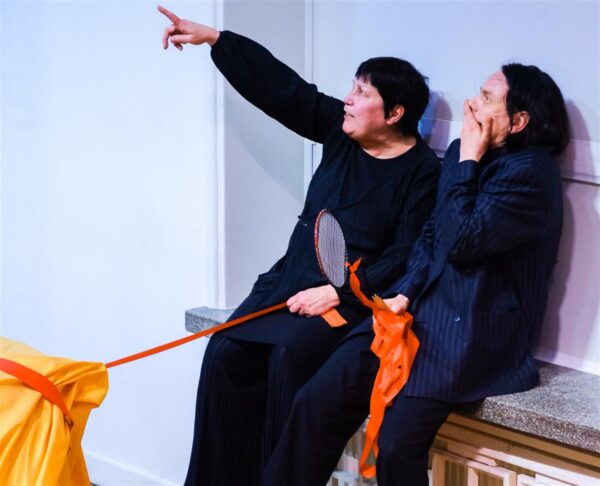 Maailm avaneb sulgudes