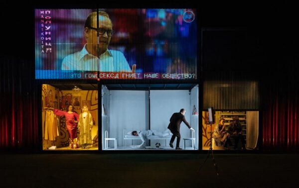 Kes kardab immigranti? Sofi Oksaneni ja Oliver Frljići eetilised imperatiivid