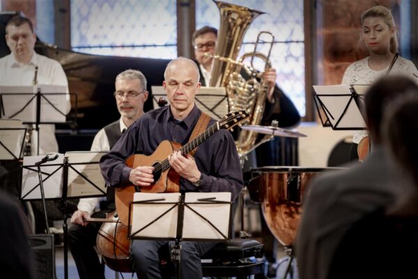 Eesti Sinfonietta hooaja lõppkontserdi rikkalik värvipass