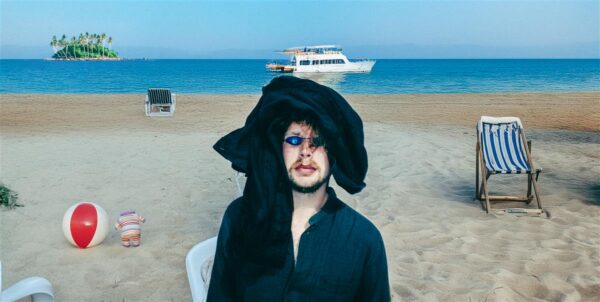 Martin Parri liivarannad kapitalismikriitikute tallata