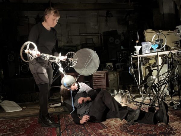 Raamid ja l&auml;bip&auml;&auml;sud