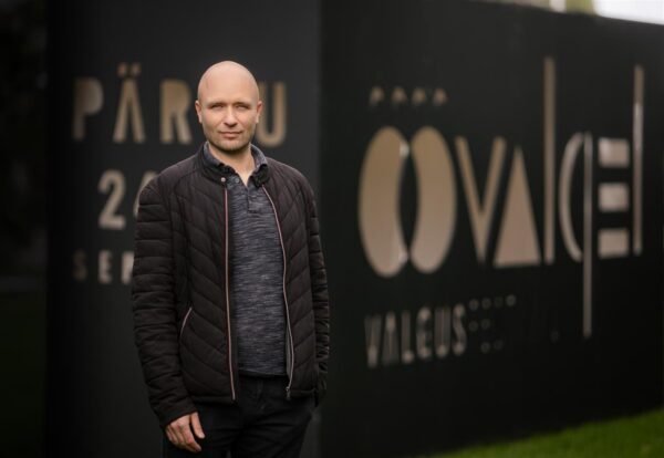 Pealelend &ndash; Argo Valdmaa, festivali &bdquo;&Ouml;&ouml;valgel&ldquo; peakorraldaja