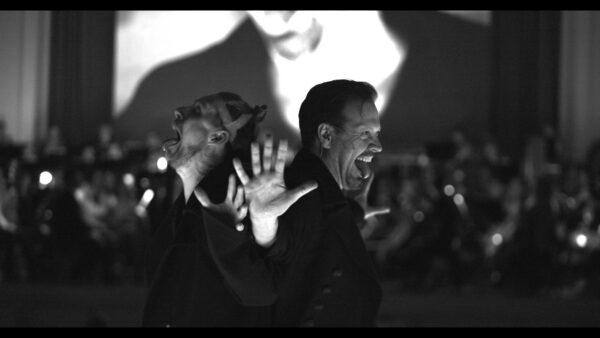 S&otilde;ja kaja Eesti teatris