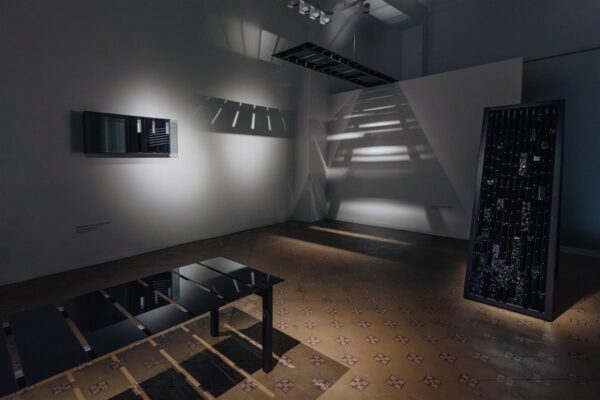 Klaasin&auml;itus kolmes vaatuses