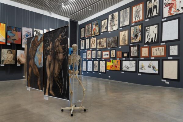 Paljas v&otilde;i riides, hindeks saate viie!