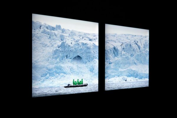 T&uuml;hi valge ja j&auml;&auml;sinine