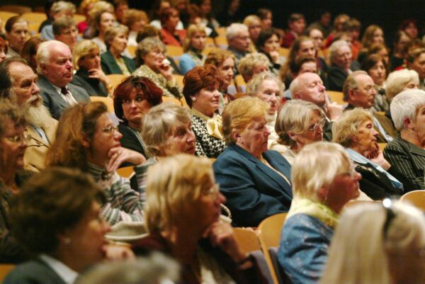 Eesti teater 20 aasta p&auml;rast. Publiku roll teatris