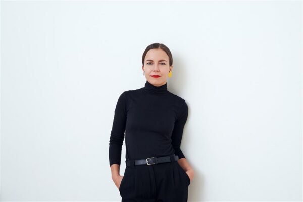 Pealelend  &ndash; Kadi-Ell T&auml;histe, Kunstiasutuste Liidu juht