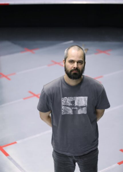 Inimene visuaalse ja helilise info vahelduvas m&otilde;juv&auml;ljas