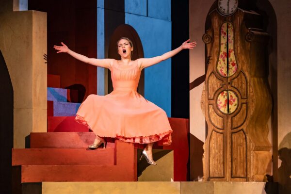 Šveitsi kellassepa belle époque ja neoklassitsistlik Nipernaadi