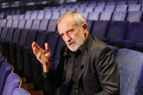 &bdquo;Kogu aeg olen tahtnud teleskoopi osta &ndash; lavastamiseks peab taevat&auml;hti uurima&ldquo;