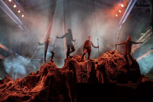 Eesti teatri auhindade laureaadid 2024. aasta loomingu v&otilde;i pikaajalise silmapaistva t&ouml;&ouml; eest