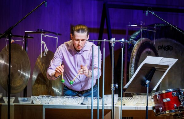 Vambola Krigul ja naisheliloojad