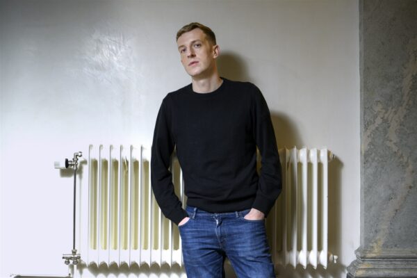 Ma süüdistan. Poliitika tapab inimesi. Mõrvarite nimed tuleb välja öelda