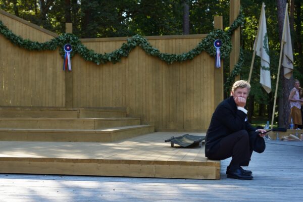 Eestlane l&auml;tlaste seas