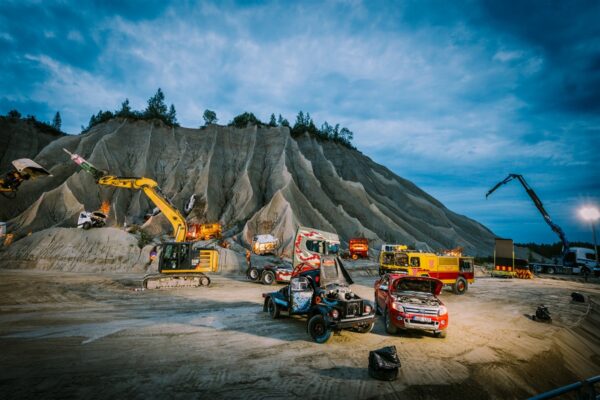 Kaks majakonda, &uuml;hel soontes bensiin, teisel diisel