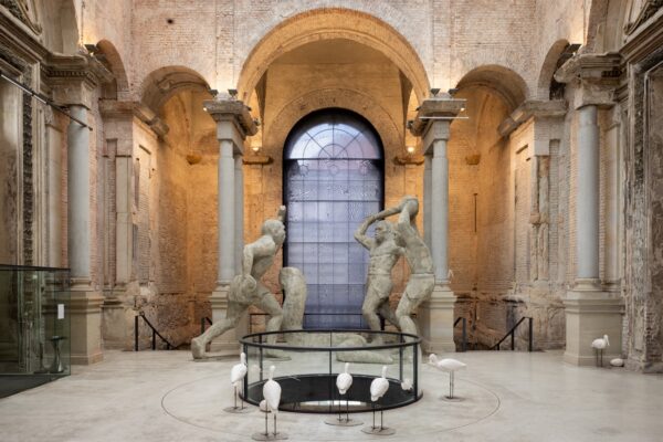 Koloniaalajalugu, sotsialism ja m&uuml;&uuml;tiline olevik