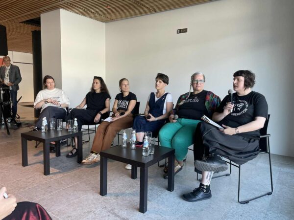 F-s&otilde;na 14 aastat hiljem