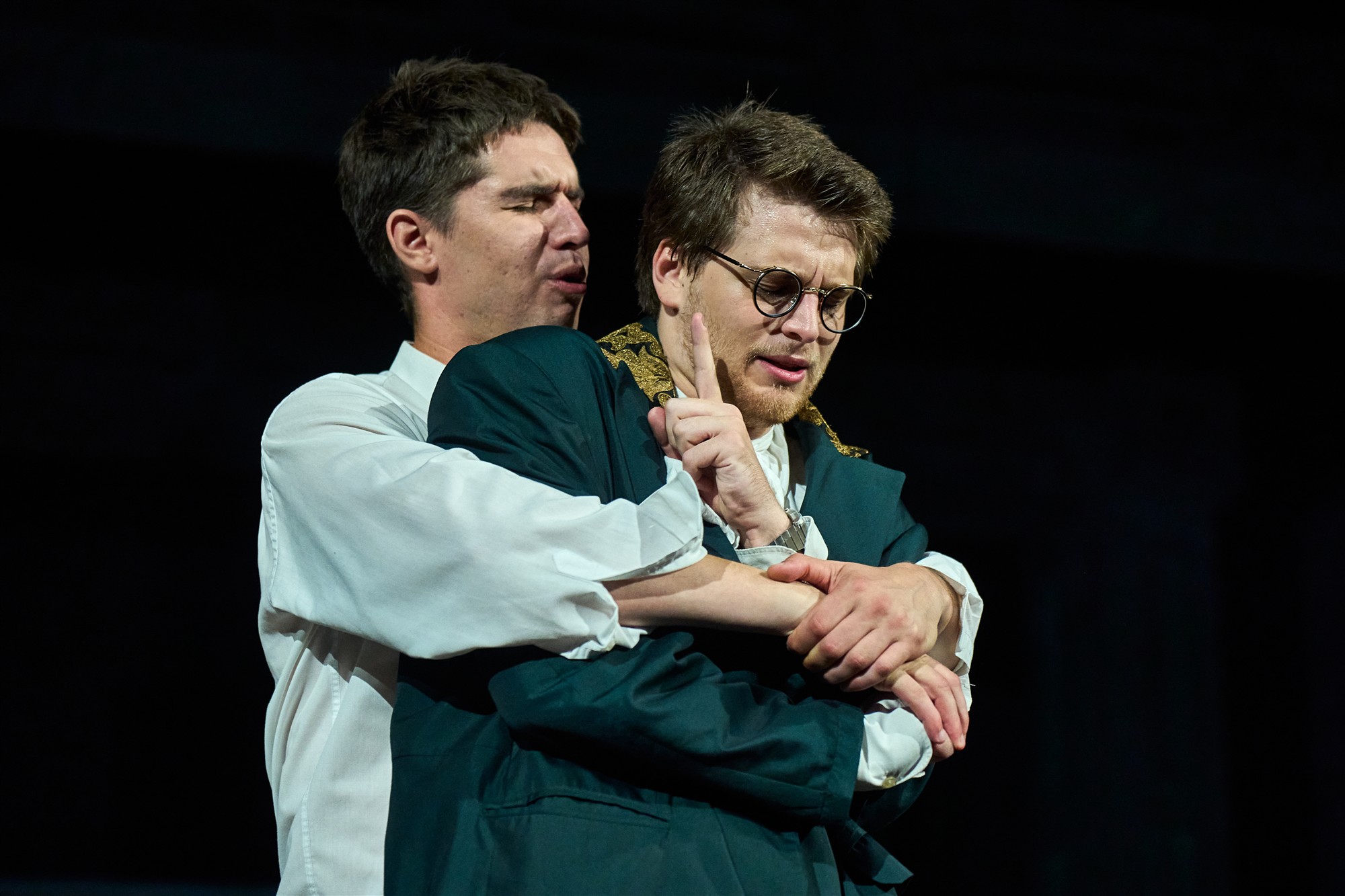 Jalgpalliga Turgenevi kallale?