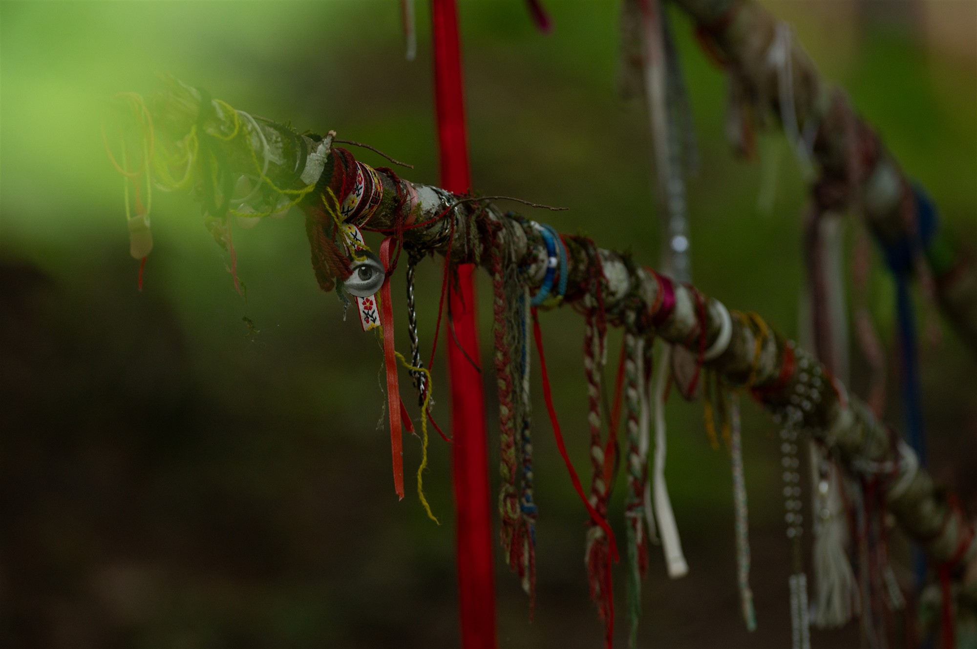 Inimesed, rohkem-kui-inimesed ja usundiuurijad tihedalt põimunud maailmades