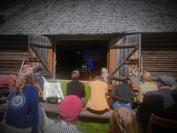 Mis on Ellips? Kes on kirjanike liidu noored?