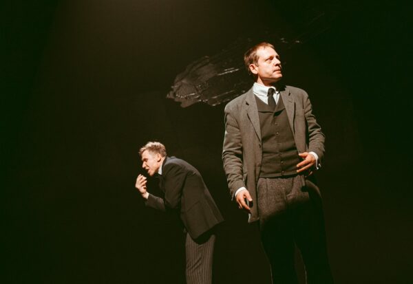 Kunstnikudraama Triigist, Mäest ja Pallasest