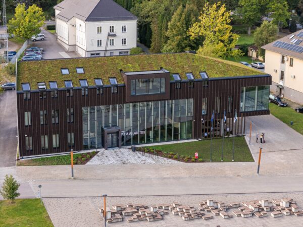 P&otilde;lva raekoda ja keskv&auml;ljak ning Eesti regionaalareng