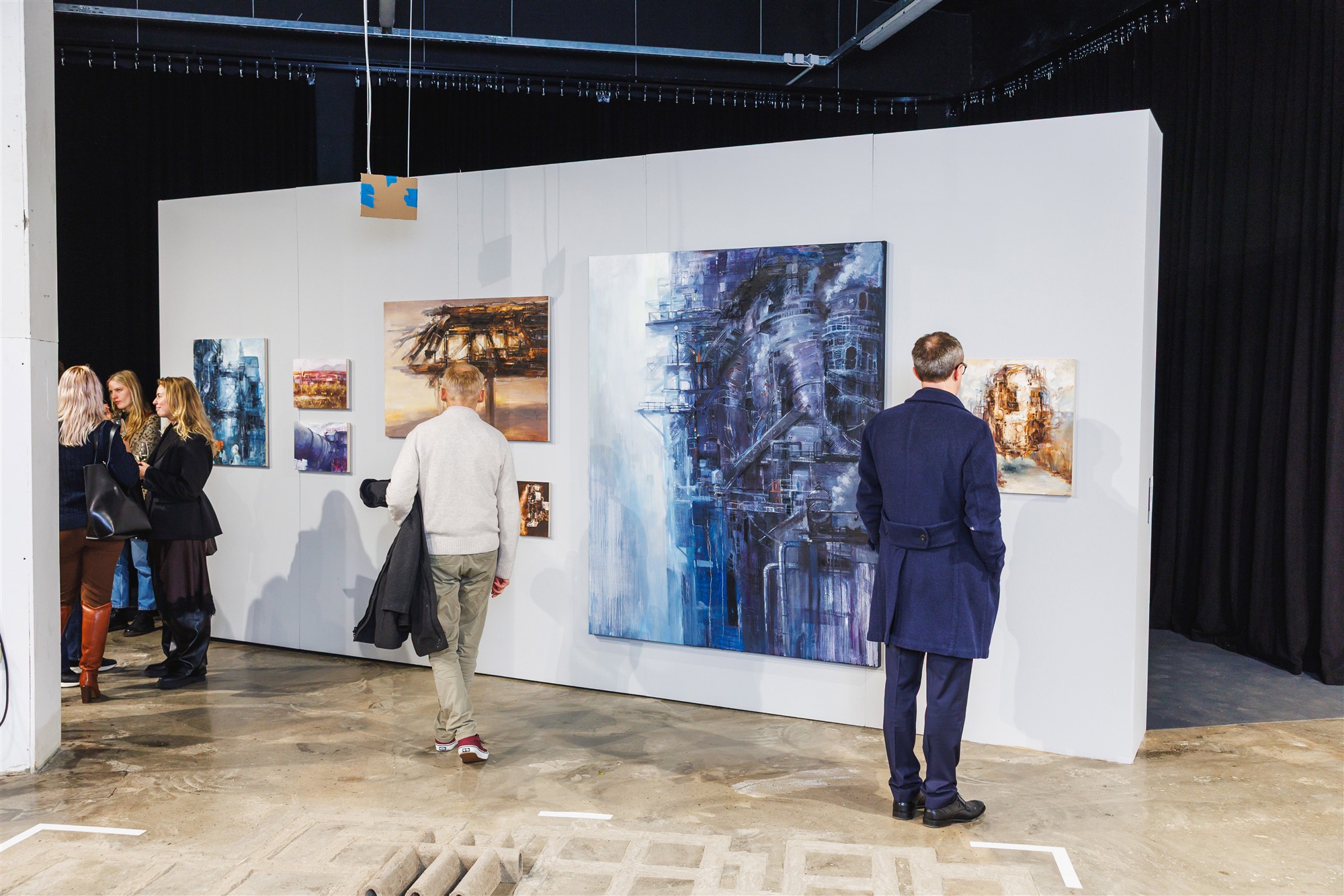 Suvi tuhamäe jalamil