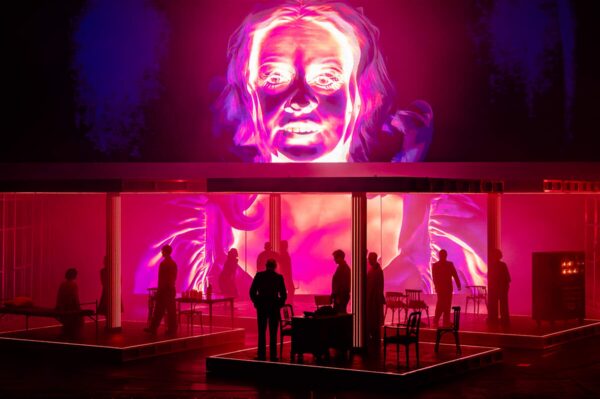 Puhu tuul ja t&otilde;uka teatrit