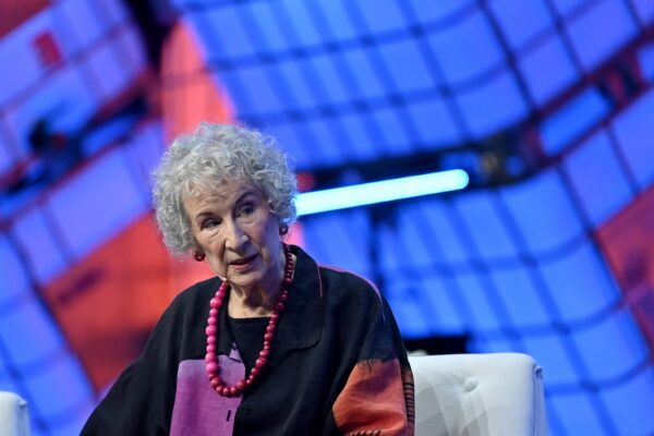 Hinge teekond koos Atwoodiga