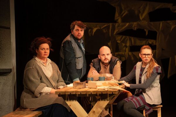 Abruka leiva l&otilde;hn